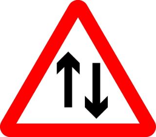 Picture of Two-way traffic straight ahead 