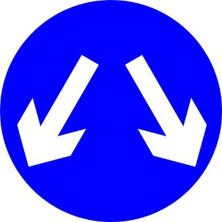 Picture of "Pass Either Side Arrows" Sign 