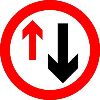 Picture of "Give Way To Oncoming Traffic" Sign 