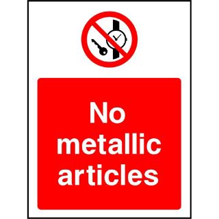 Picture of "No Metallic Articles" Sign 